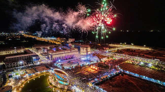 Bắn pháo hoa tầm thấp hàng tuần tại Quảng Trị – “thắp sáng” du lịch đêm