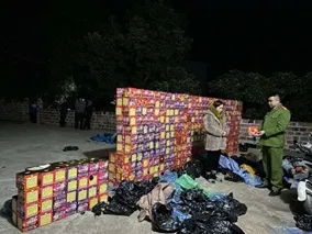 Bắt giữ đối tượng tàng trữ hơn 1 tấn pháo nổ trái phép tại Lạng Sơn