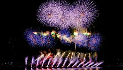 Pháo hoa Bộ Quốc phòng lần đầu tranh tài quốc tế tại DIFF 2025