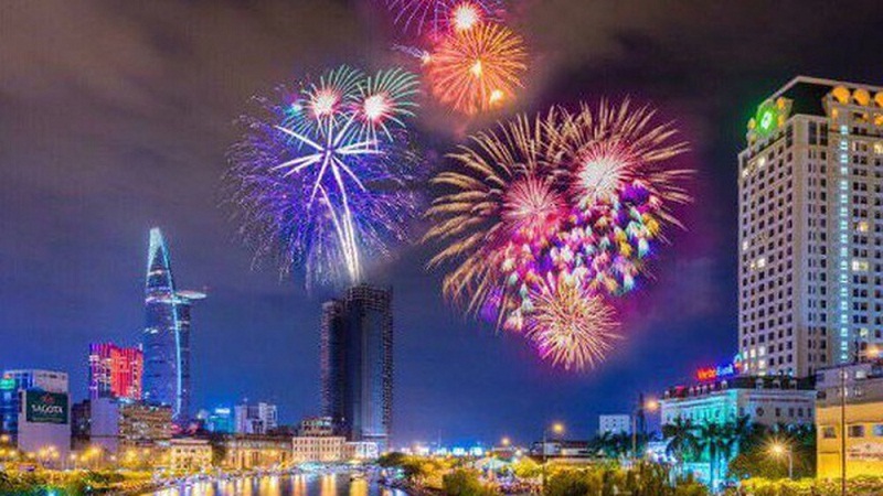 Truyền thống bắn pháo hoa vào dịp lễ 30/4 và 1/5 các tỉnh, thành