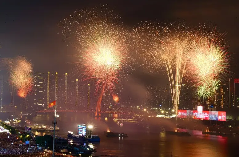 Pháo hoa HCM