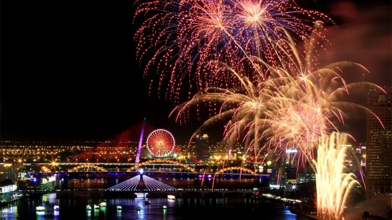 Đà Lạt bắn pháo hoa kỷ niệm 130 năm thành lập