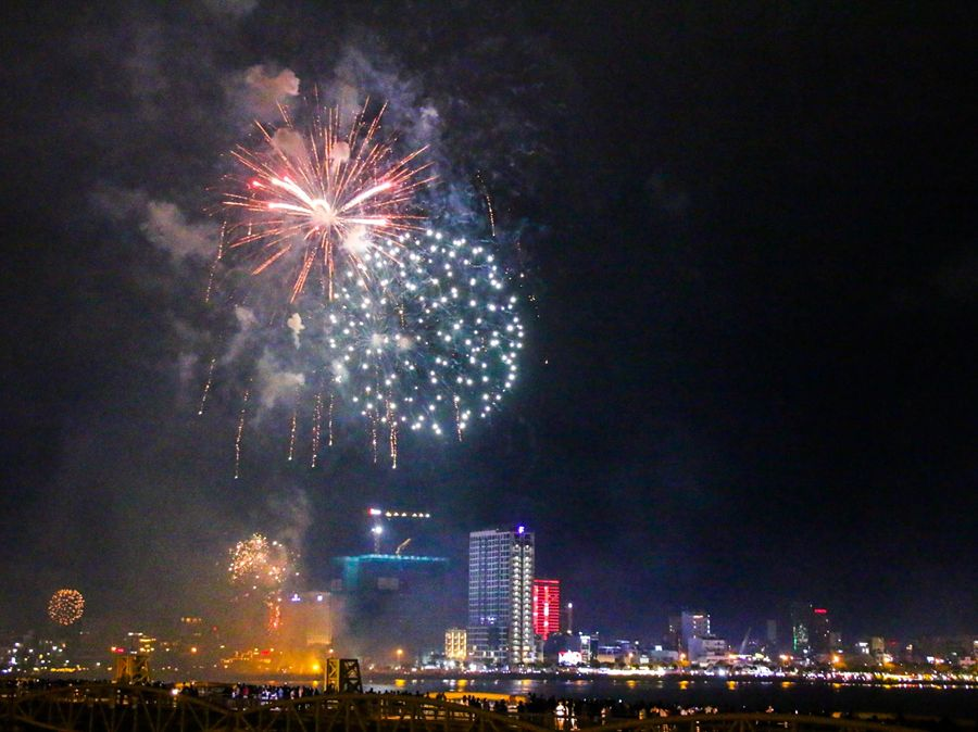 Pháo hoa Đà Nẵng – góc nhìn đô thị về đêm