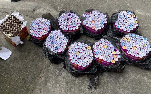 Bắt giữ 5 tạ pháo hoa nổ trái phép tại Quảng Ninh Bắt giữ 5 tạ pháo hoa nổ trái phép tại Quảng Ninh