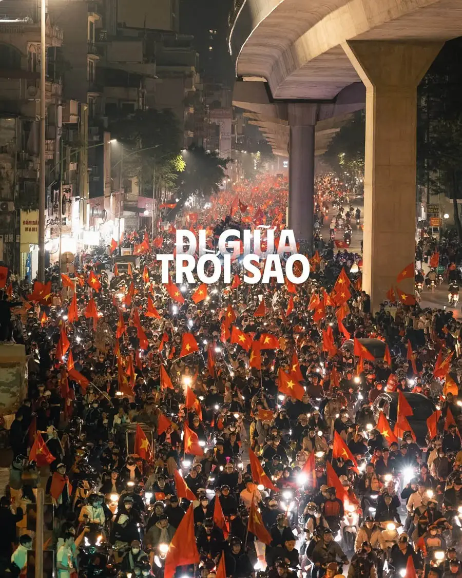 Biển người đi bão mừng chiến thắng U23 Việt Nam - 03