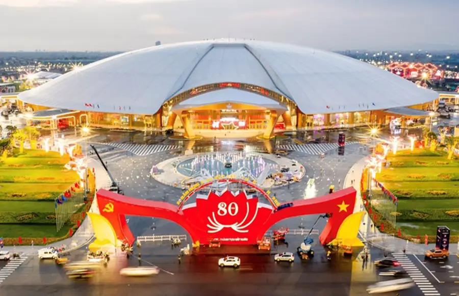 Hà Nội tạm dừng bắn pháo hoa chia sẻ cùng miền Trung