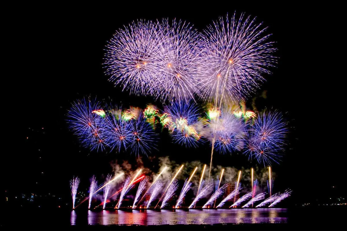 Đội pháo hoa Bộ Quốc phòng tranh tài tại DIFF 2025